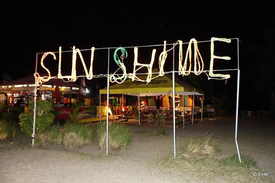 Sunshine's Bar Lounge & Grill
